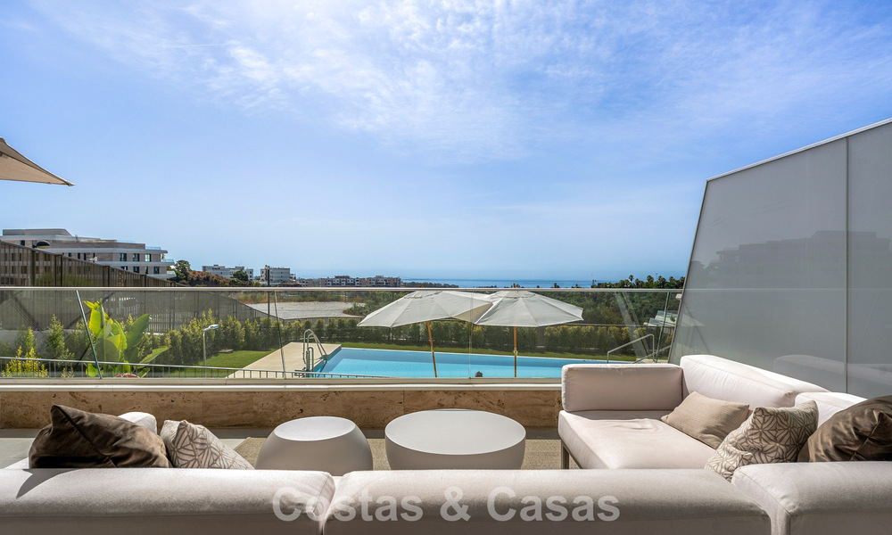 Nouvel appartement duplex avec vue panoramique sur la mer à vendre sur le New Golden Mile, entre Marbella et Estepona 806135