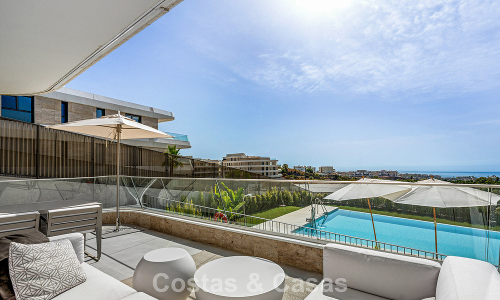 Nouvel appartement duplex avec vue panoramique sur la mer à vendre sur le New Golden Mile, entre Marbella et Estepona 806136
