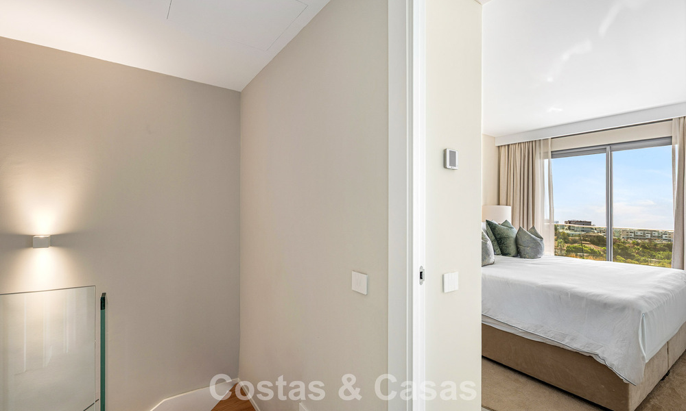 Nouvel appartement duplex avec vue panoramique sur la mer à vendre sur le New Golden Mile, entre Marbella et Estepona 806140