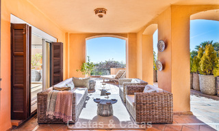 Appartement rénové avec vue panoramique sur la mer à vendre dans la Vallée du Golf de Nueva Andalucía, Marbella 806148 