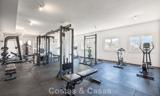 Appartement rénové avec vue panoramique sur la mer à vendre dans la Vallée du Golf de Nueva Andalucía, Marbella 806154 