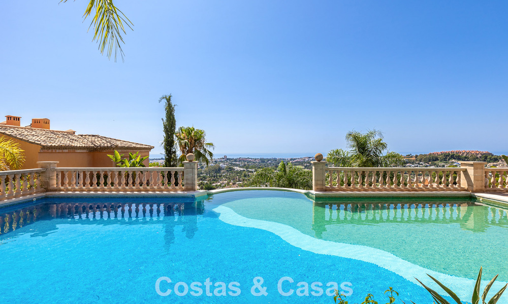 Appartement rénové avec vue panoramique sur la mer à vendre dans la Vallée du Golf de Nueva Andalucía, Marbella 806156