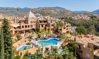 Appartement rénové avec vue panoramique sur la mer à vendre dans la Vallée du Golf de Nueva Andalucía, Marbella 806160 