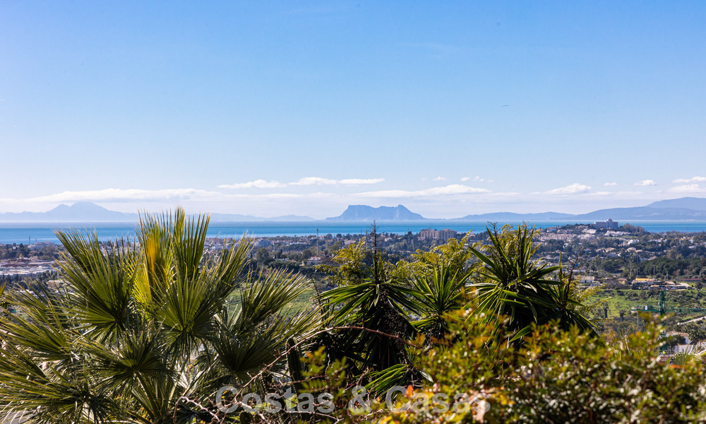 Appartement rénové avec vue panoramique sur la mer à vendre dans la Vallée du Golf de Nueva Andalucía, Marbella 806161