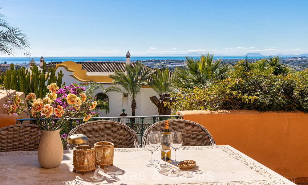 Appartement rénové avec vue panoramique sur la mer à vendre dans la Vallée du Golf de Nueva Andalucía, Marbella 806162