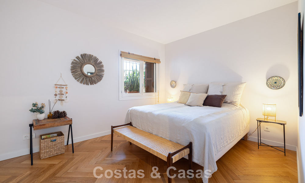 Appartement rénové avec vue panoramique sur la mer à vendre dans la Vallée du Golf de Nueva Andalucía, Marbella 806170