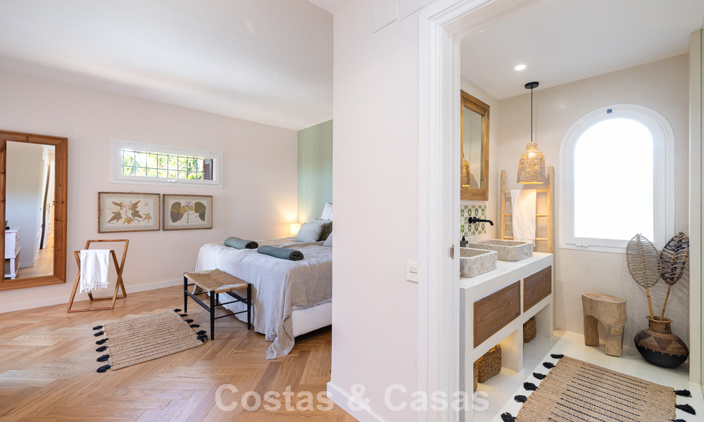 Appartement rénové avec vue panoramique sur la mer à vendre dans la Vallée du Golf de Nueva Andalucía, Marbella 806176
