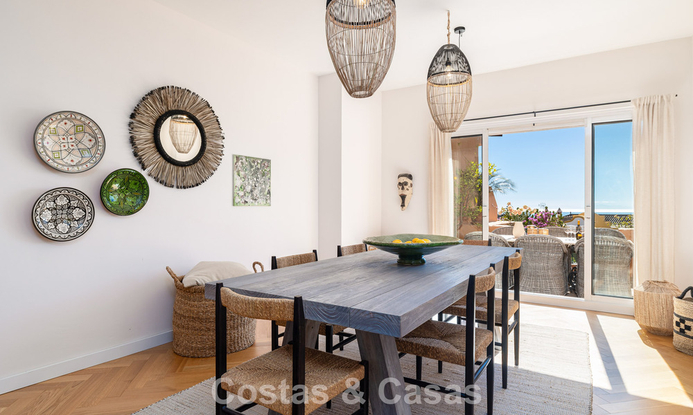 Appartement rénové avec vue panoramique sur la mer à vendre dans la Vallée du Golf de Nueva Andalucía, Marbella 806181