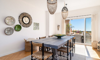 Appartement rénové avec vue panoramique sur la mer à vendre dans la Vallée du Golf de Nueva Andalucía, Marbella 806181 
