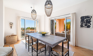 Appartement rénové avec vue panoramique sur la mer à vendre dans la Vallée du Golf de Nueva Andalucía, Marbella 806185 