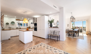 Appartement rénové avec vue panoramique sur la mer à vendre dans la Vallée du Golf de Nueva Andalucía, Marbella 806186 