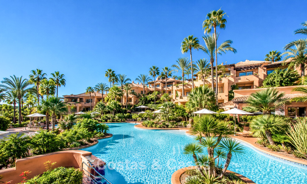 Appartement exclusif en rez-de-chaussée avec jardin privé sur le Golden Mile de Marbella 806193