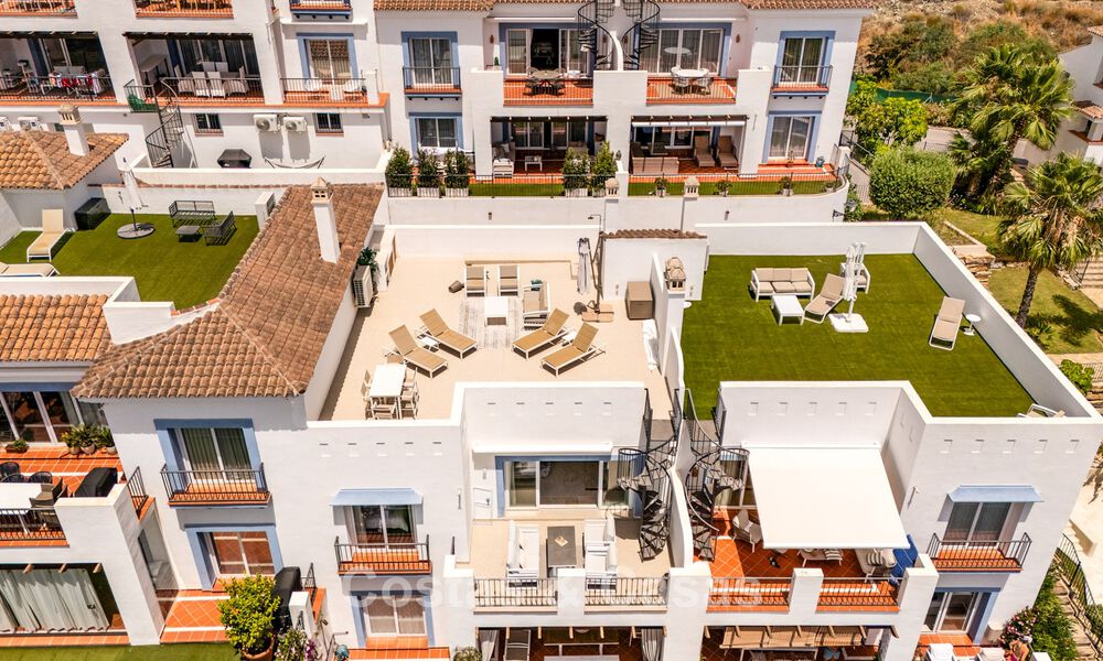 Penthouse spacieux prêt à vivre dans un complexe de style andalou à Marbella - Benahavís 806241
