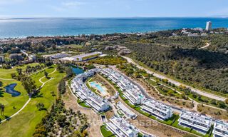 Penthouse duplex de luxe neuf avec piscine privée et vue sur la mer à vendre sur le golf à Marbella Est 806346 