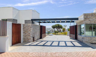 Penthouse duplex de luxe neuf avec piscine privée et vue sur la mer à vendre sur le golf à Marbella Est 806347 