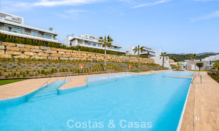Penthouse duplex de luxe neuf avec piscine privée et vue sur la mer à vendre sur le golf à Marbella Est 806351 