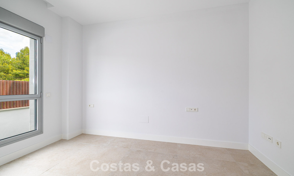 Penthouse duplex de luxe neuf avec piscine privée et vue sur la mer à vendre sur le golf à Marbella Est 806354