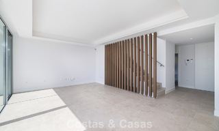 Penthouse duplex de luxe neuf avec piscine privée et vue sur la mer à vendre sur le golf à Marbella Est 806367 