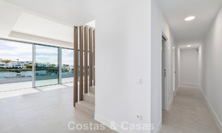 Penthouse duplex de luxe neuf avec piscine privée et vue sur la mer à vendre sur le golf à Marbella Est 806374 