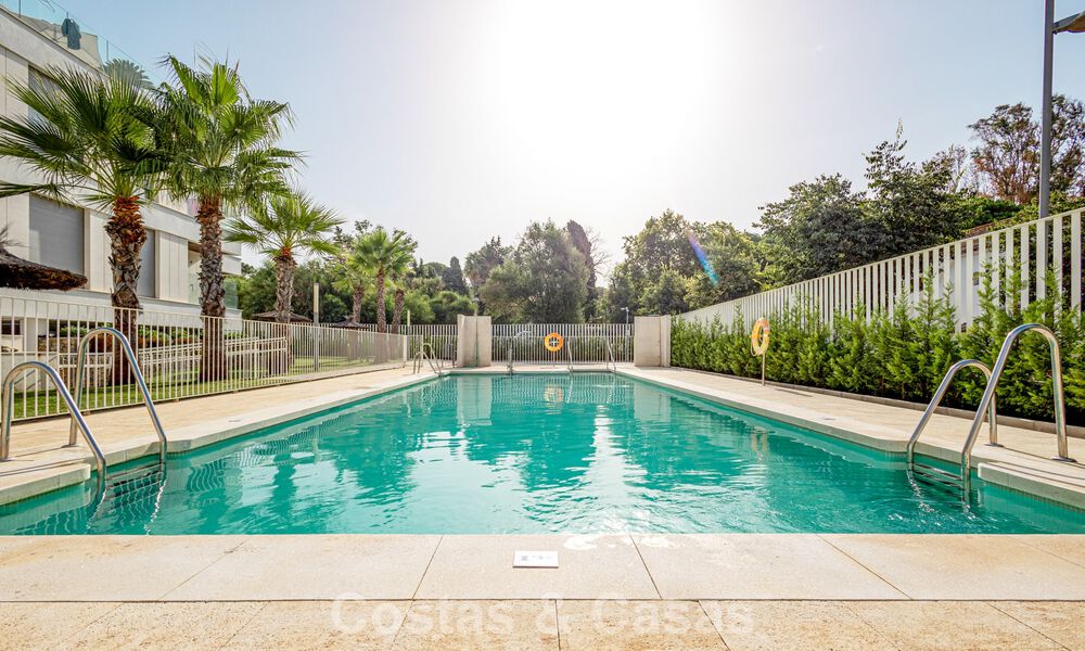 Penthouse moderne avec vaste solarium à vendre à deux pas de la plage à Elviria, Marbella Est 806388