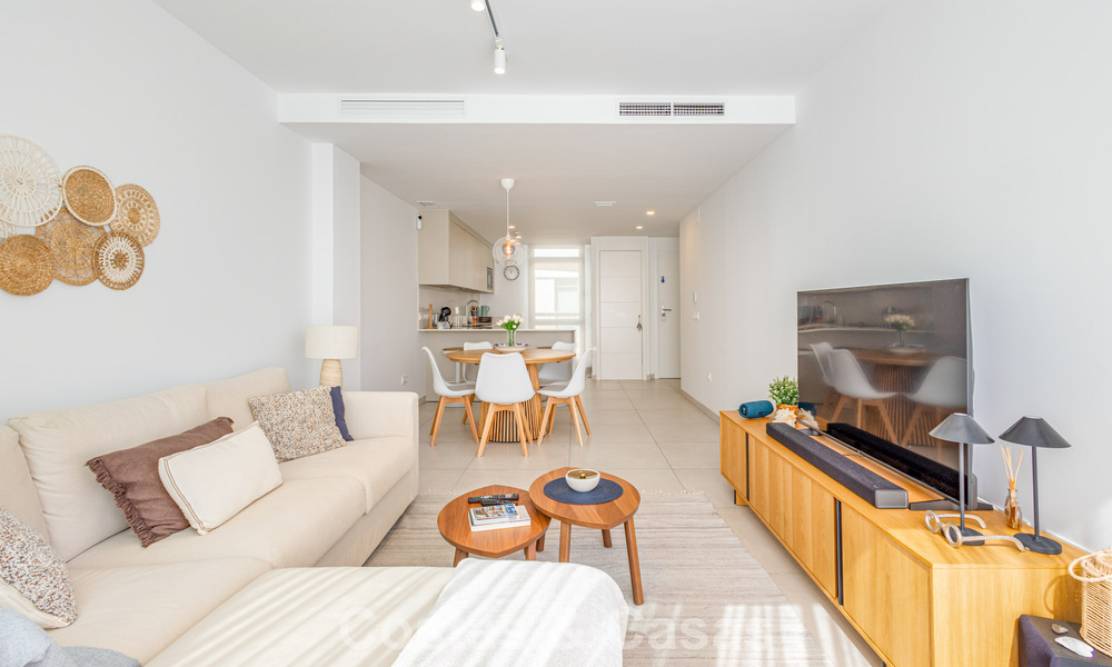 Penthouse moderne avec vaste solarium à vendre à deux pas de la plage à Elviria, Marbella Est 806401