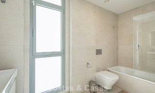 Penthouse moderne avec vaste solarium à vendre à deux pas de la plage à Elviria, Marbella Est 806407 