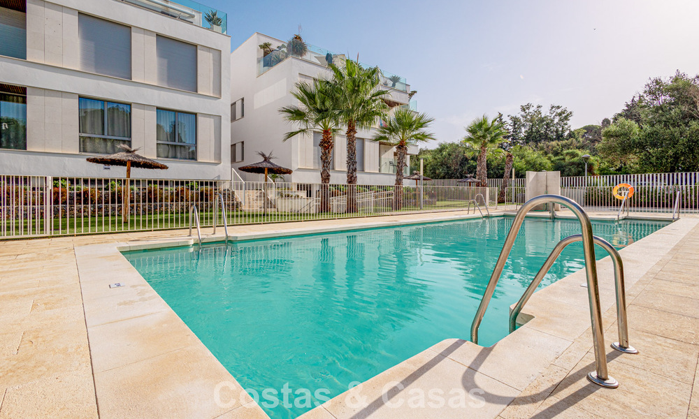 Penthouse moderne avec vaste solarium à vendre à deux pas de la plage à Elviria, Marbella Est 806413