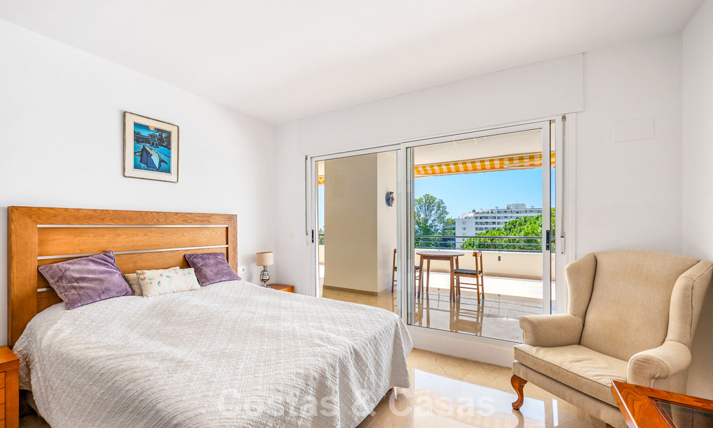 Penthouse à vendre en première ligne de golf, à proximité de toutes les commodités à Guadalmina Alta et San Pedro, Marbella 806438