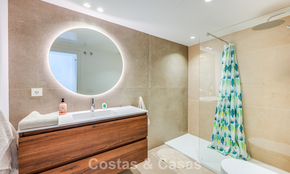 Penthouse à vendre en première ligne de golf, à proximité de toutes les commodités à Guadalmina Alta et San Pedro, Marbella 806439