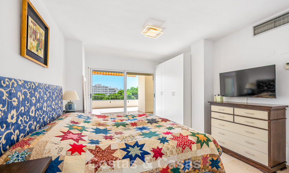 Penthouse à vendre en première ligne de golf, à proximité de toutes les commodités à Guadalmina Alta et San Pedro, Marbella 806442