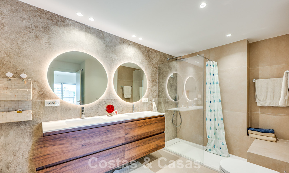 Penthouse à vendre en première ligne de golf, à proximité de toutes les commodités à Guadalmina Alta et San Pedro, Marbella 806443