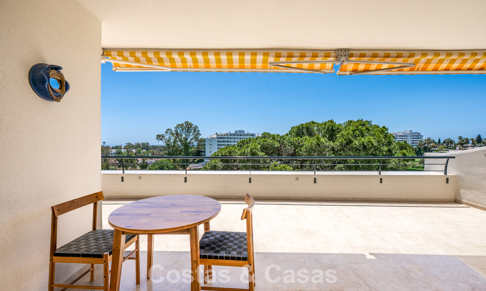 Penthouse à vendre en première ligne de golf, à proximité de toutes les commodités à Guadalmina Alta et San Pedro, Marbella 806444