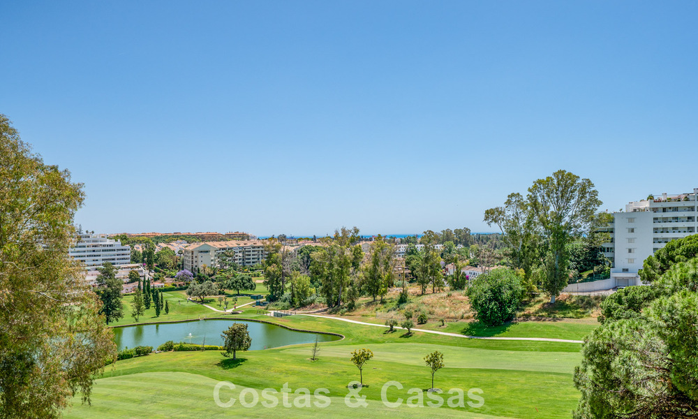 Penthouse à vendre en première ligne de golf, à proximité de toutes les commodités à Guadalmina Alta et San Pedro, Marbella 806446