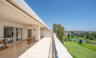 Penthouse à vendre en première ligne de golf, à proximité de toutes les commodités à Guadalmina Alta et San Pedro, Marbella 806448 