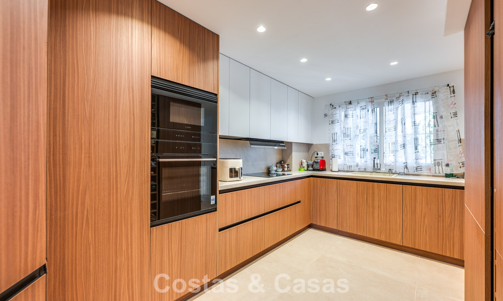 Penthouse à vendre en première ligne de golf, à proximité de toutes les commodités à Guadalmina Alta et San Pedro, Marbella 806453