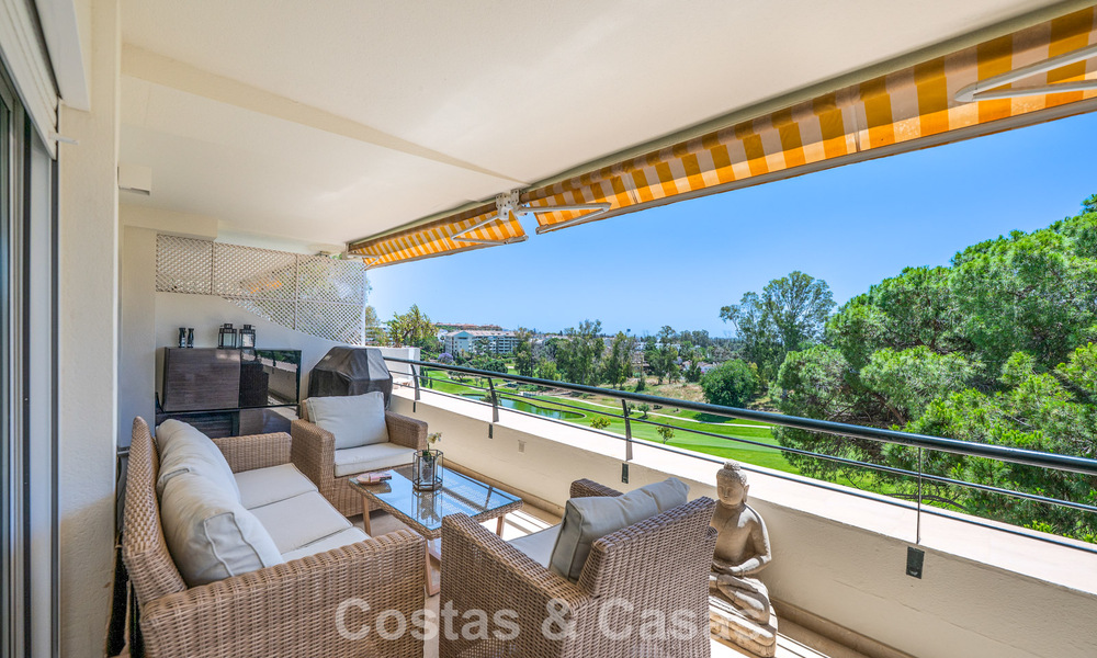 Penthouse à vendre en première ligne de golf, à proximité de toutes les commodités à Guadalmina Alta et San Pedro, Marbella 806466