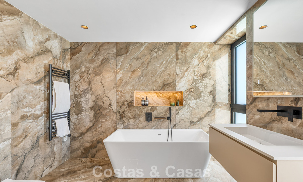 Villa familiale moderne neuve avec piscine à vendre sur la New Golden Mile, entre Marbella et Estepona 806621