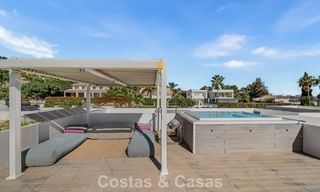 Villa contemporaine de 5 chambres en première ligne de golf à Nueva Andalucía, Marbella 806756 
