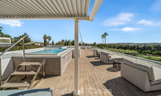 Villa contemporaine de 5 chambres en première ligne de golf à Nueva Andalucía, Marbella 806757 