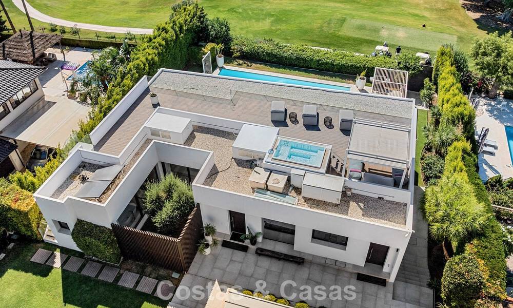 Villa contemporaine de 5 chambres en première ligne de golf à Nueva Andalucía, Marbella 806762