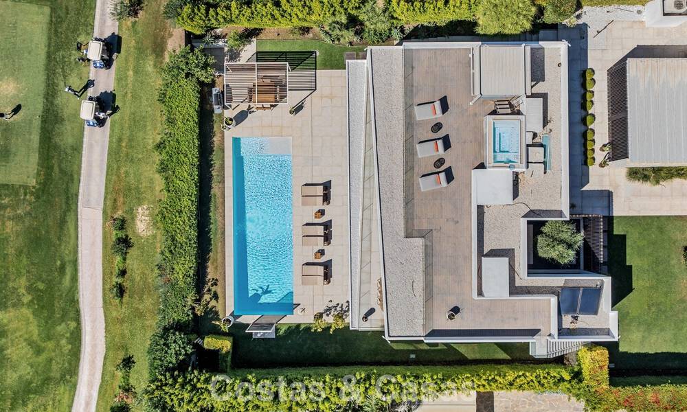 Villa contemporaine de 5 chambres en première ligne de golf à Nueva Andalucía, Marbella 806774
