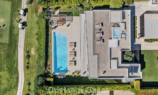 Villa contemporaine de 5 chambres en première ligne de golf à Nueva Andalucía, Marbella 806774 