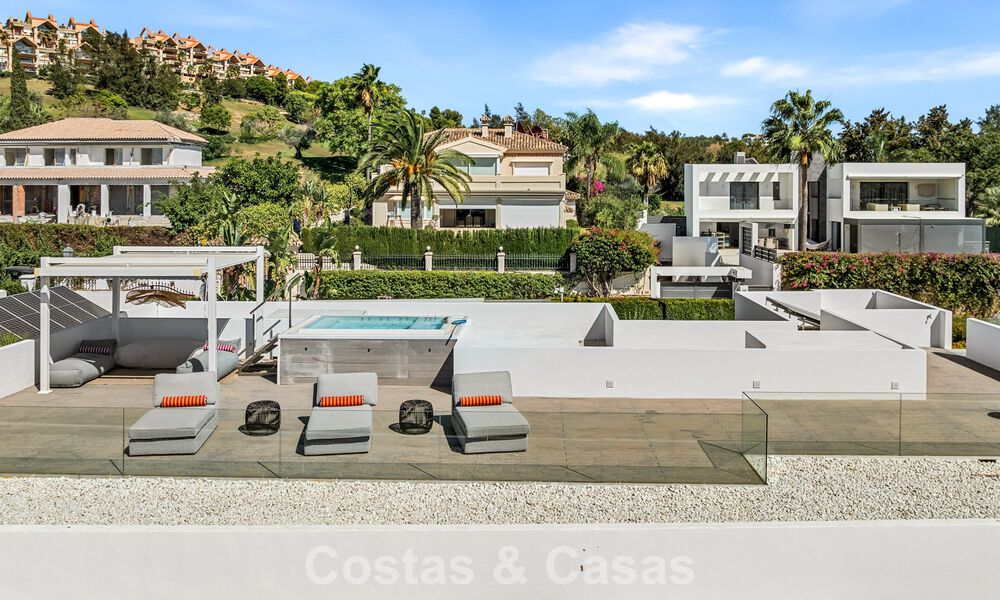 Villa contemporaine de 5 chambres en première ligne de golf à Nueva Andalucía, Marbella 806776