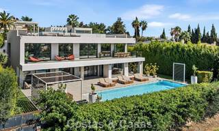 Villa contemporaine de 5 chambres en première ligne de golf à Nueva Andalucía, Marbella 806778 