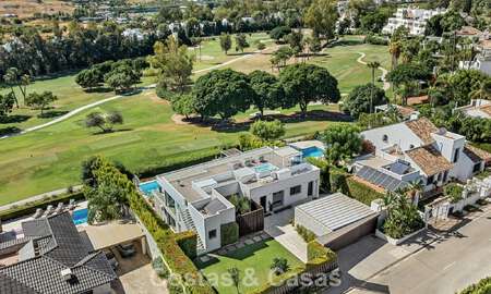 Villa contemporaine de 5 chambres en première ligne de golf à Nueva Andalucía, Marbella 806779