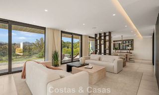 Villa contemporaine de 5 chambres en première ligne de golf à Nueva Andalucía, Marbella 806780 