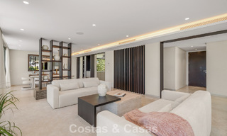 Villa contemporaine de 5 chambres en première ligne de golf à Nueva Andalucía, Marbella 806783 