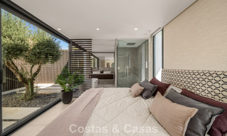 Villa contemporaine de 5 chambres en première ligne de golf à Nueva Andalucía, Marbella 806784 