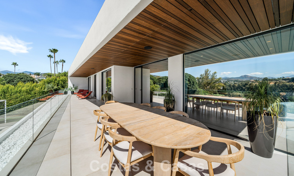 Villa contemporaine de 5 chambres en première ligne de golf à Nueva Andalucía, Marbella 806785