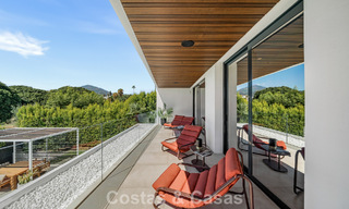 Villa contemporaine de 5 chambres en première ligne de golf à Nueva Andalucía, Marbella 806786 